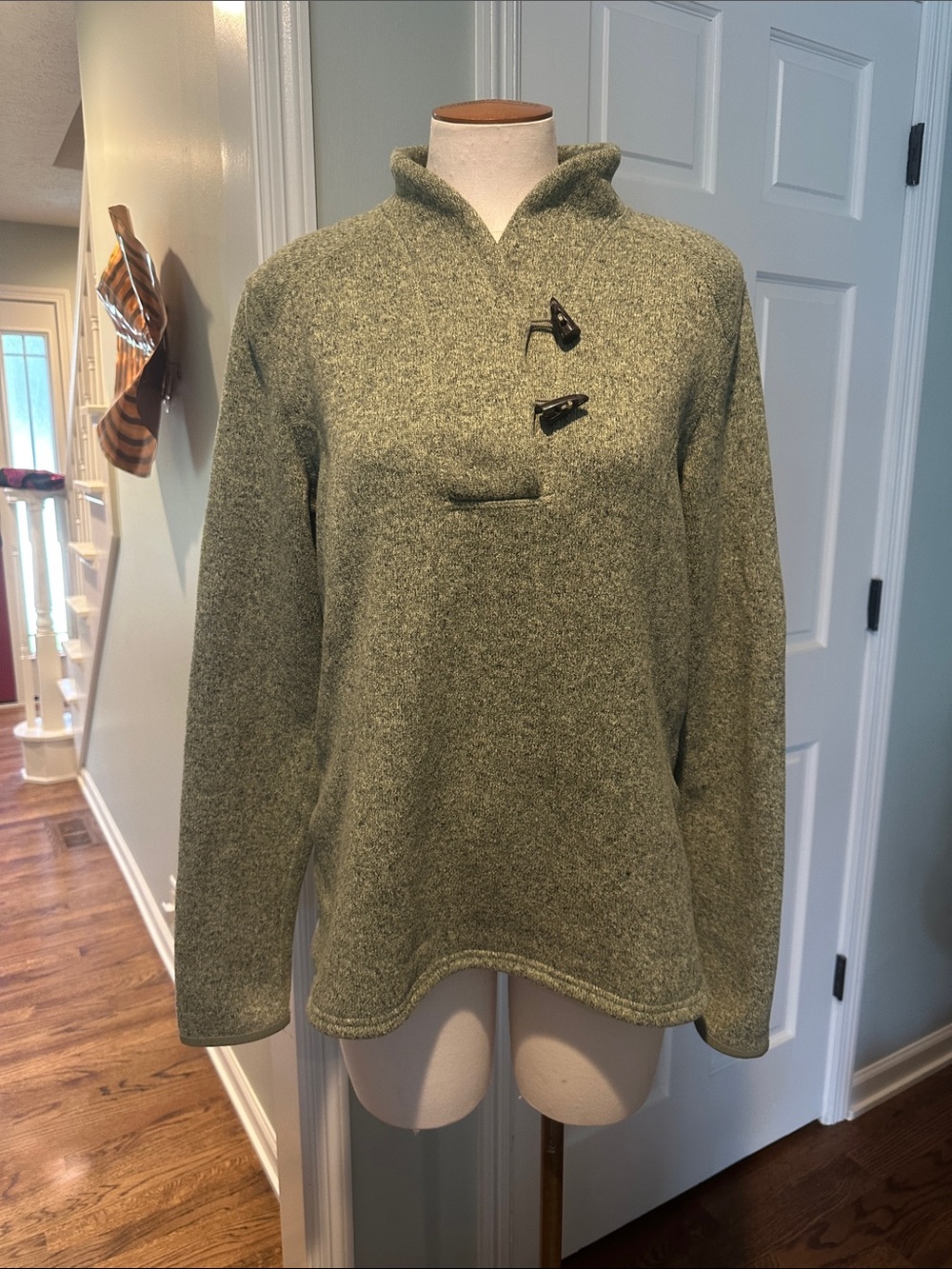 EUC North Face Sz Large Olive Green Toggle Pullover Sweater